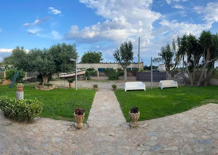 Casa De Madera Con Piscina En Cambrils